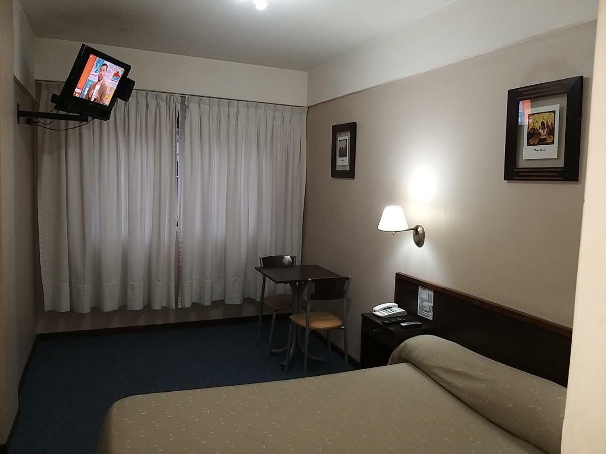 Hotel Carrara Buenos Aires Esterno foto